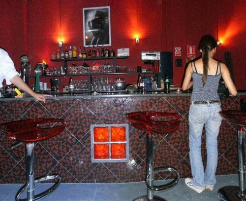 2x2swingersclub bar area